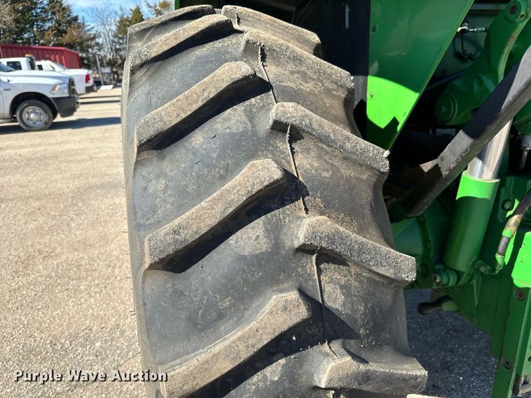 image for item NU9374 2007 John Deere 6415 tractor