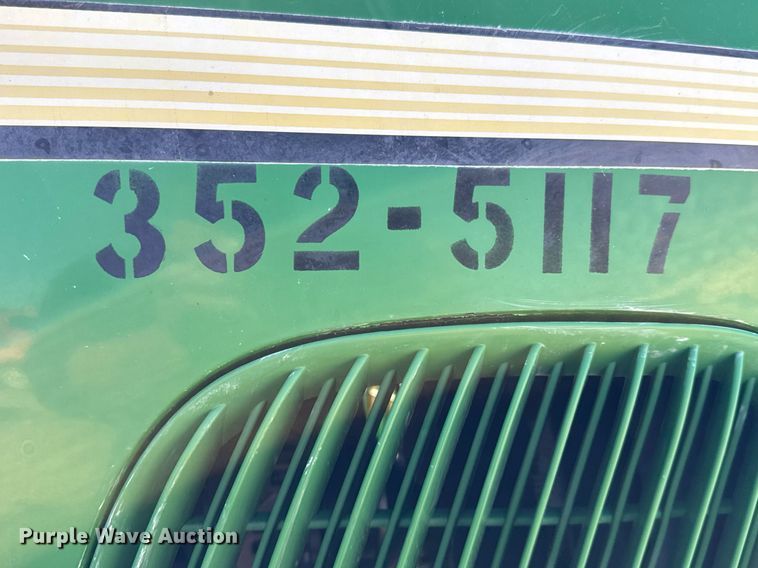 image for item NU9374 2007 John Deere 6415 tractor