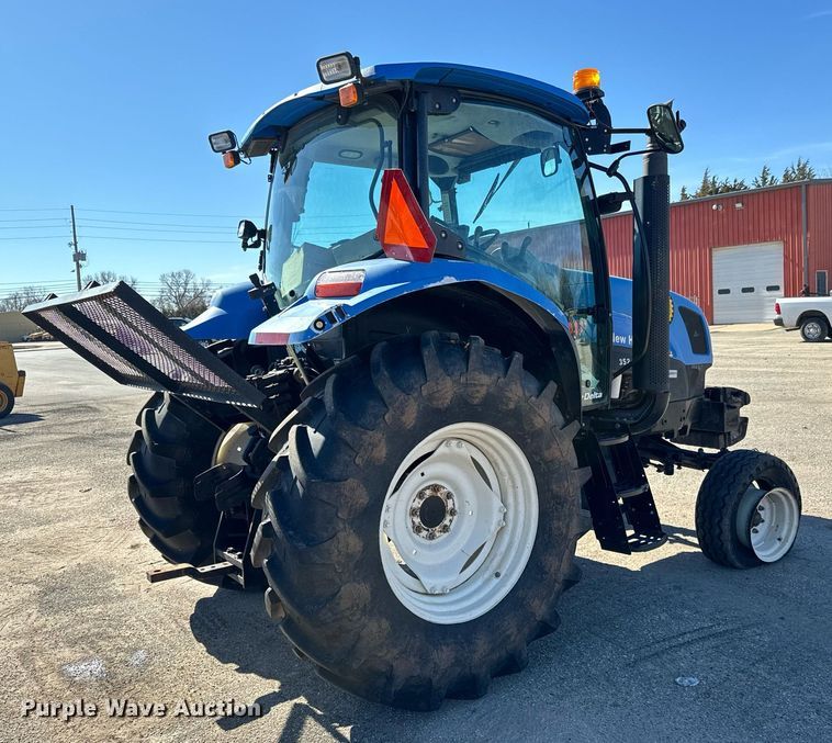 image for item NU9375 2008 New Holland T-6020 tractor