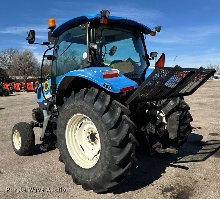 image for item NU9375 2008 New Holland T-6020 tractor