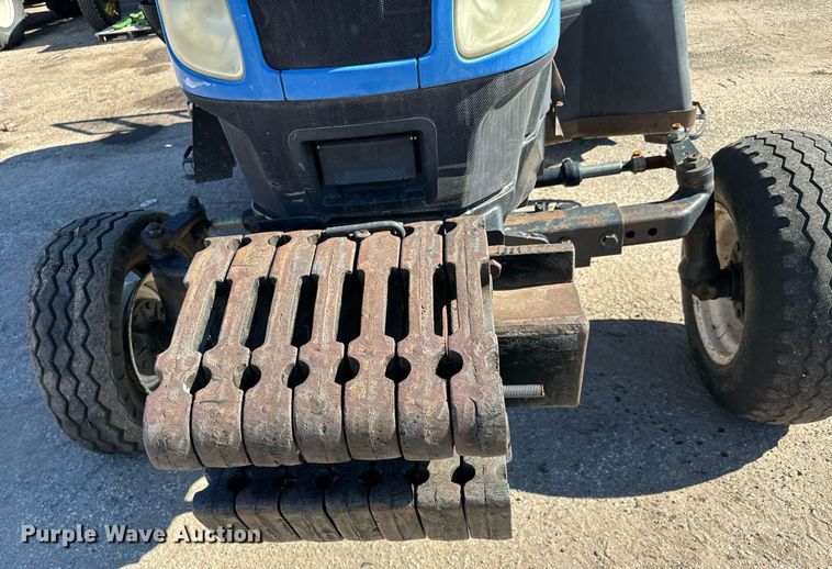 image for item NU9375 2008 New Holland T-6020 tractor