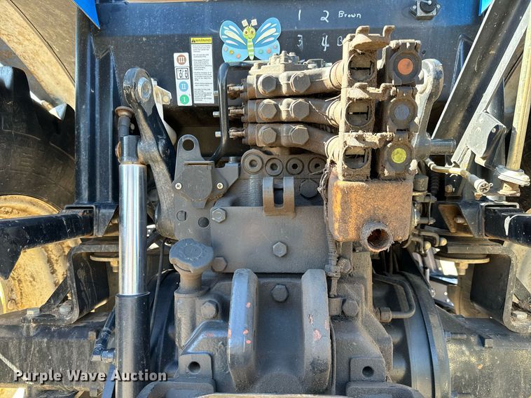 image for item NU9375 2008 New Holland T-6020 tractor