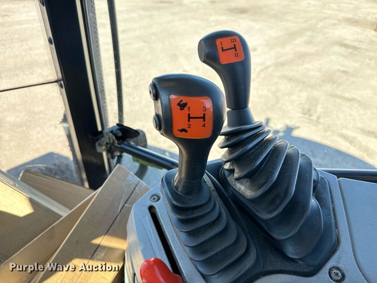 image for item NU9375 2008 New Holland T-6020 tractor