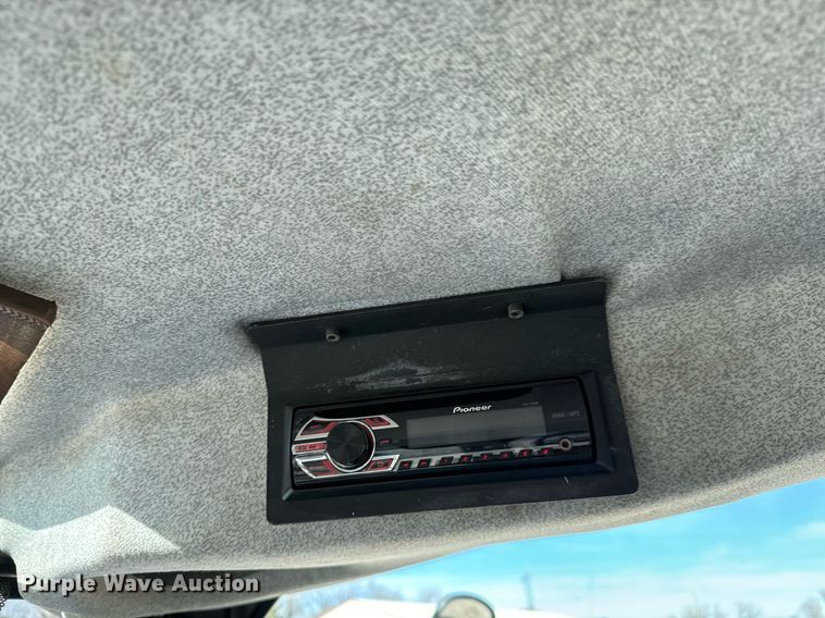 image for item NU9375 2008 New Holland T-6020 tractor