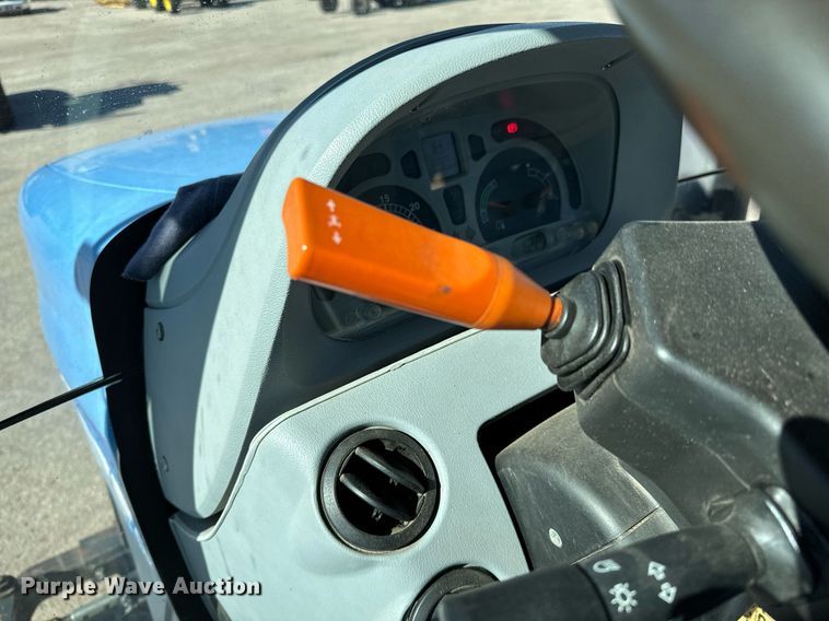 image for item NU9375 2008 New Holland T-6020 tractor