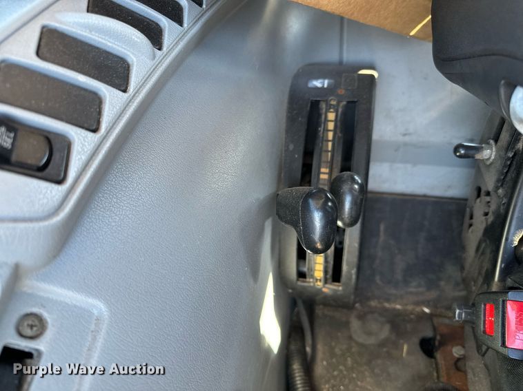 image for item NU9375 2008 New Holland T-6020 tractor