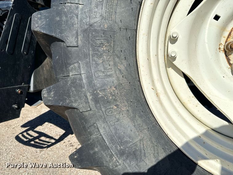 image for item NU9375 2008 New Holland T-6020 tractor