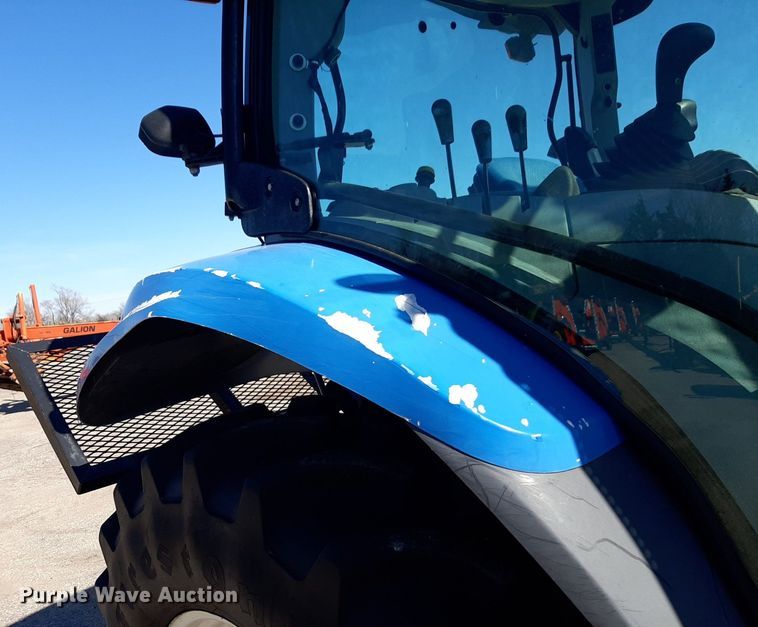 image for item NU9376 2008 New Holland T-6020 tractor