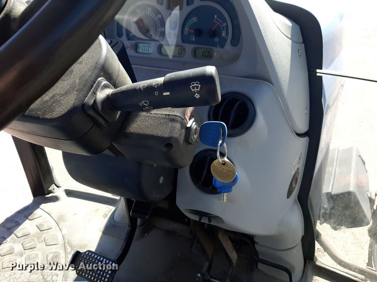 image for item NU9376 2008 New Holland T-6020 tractor