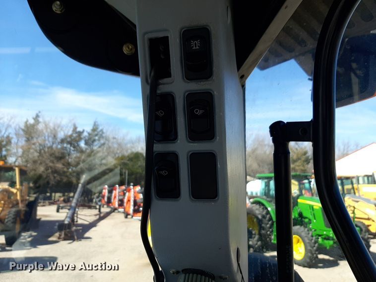 image for item NU9376 2008 New Holland T-6020 tractor