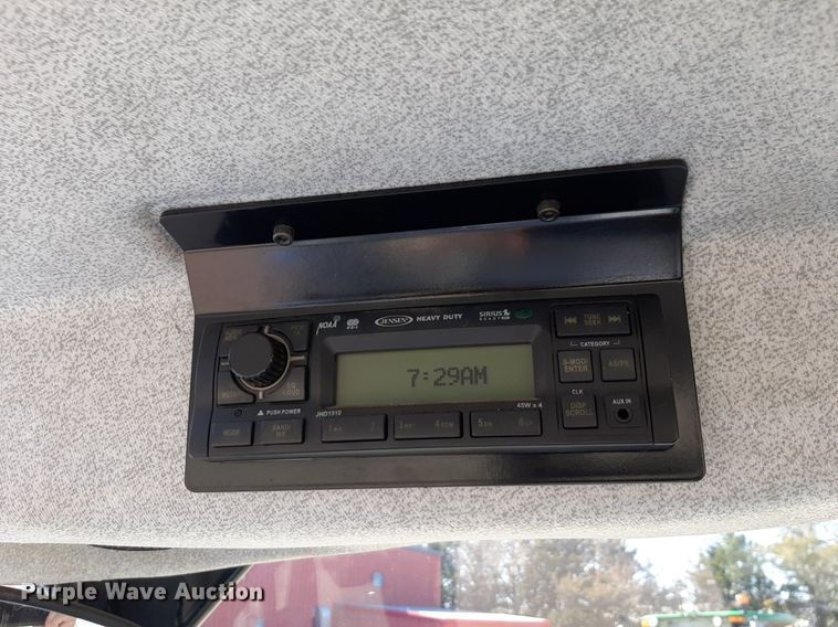 image for item NU9376 2008 New Holland T-6020 tractor