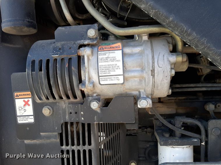 image for item NU9376 2008 New Holland T-6020 tractor