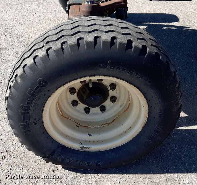 image for item NU9376 2008 New Holland T-6020 tractor