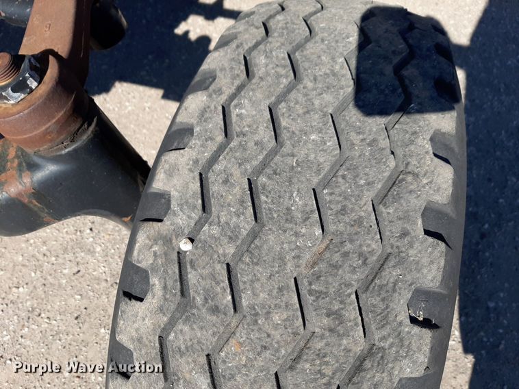 image for item NU9376 2008 New Holland T-6020 tractor