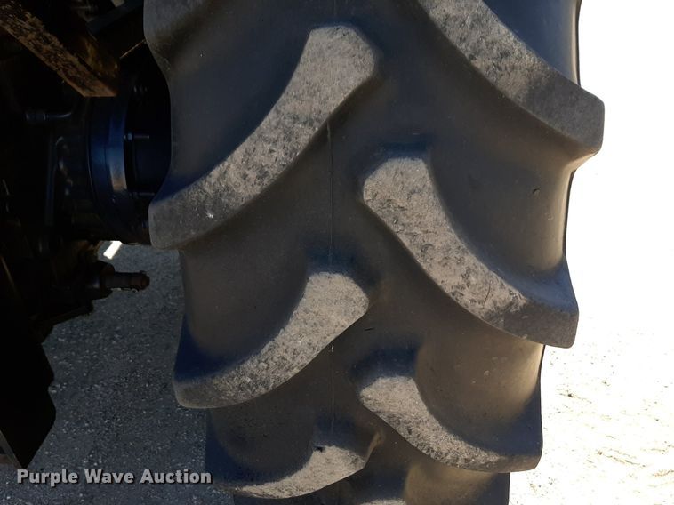 image for item NU9376 2008 New Holland T-6020 tractor