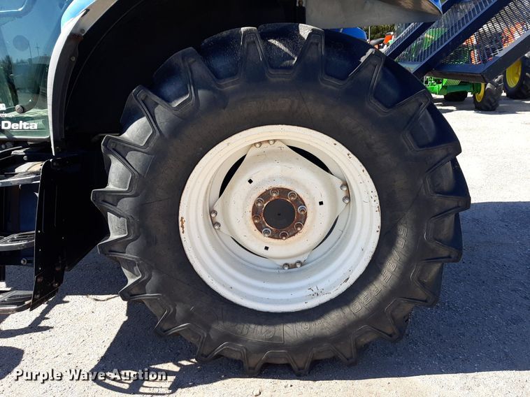 image for item NU9376 2008 New Holland T-6020 tractor