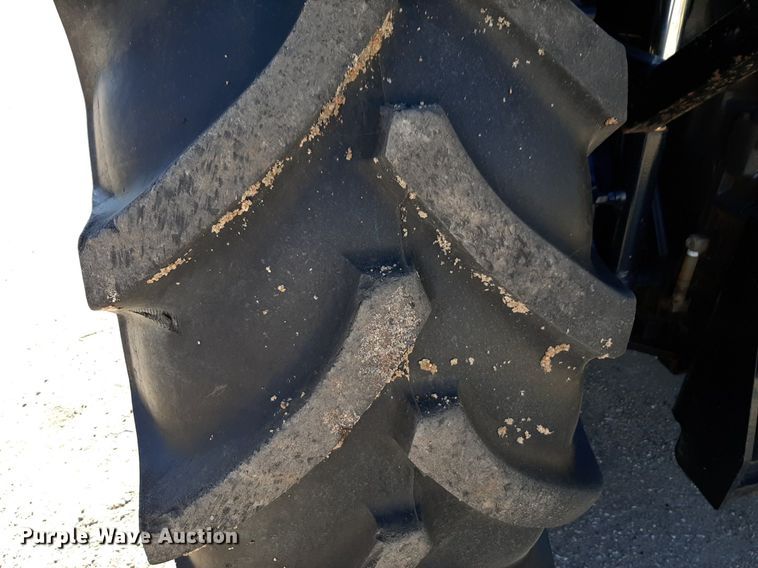 image for item NU9376 2008 New Holland T-6020 tractor