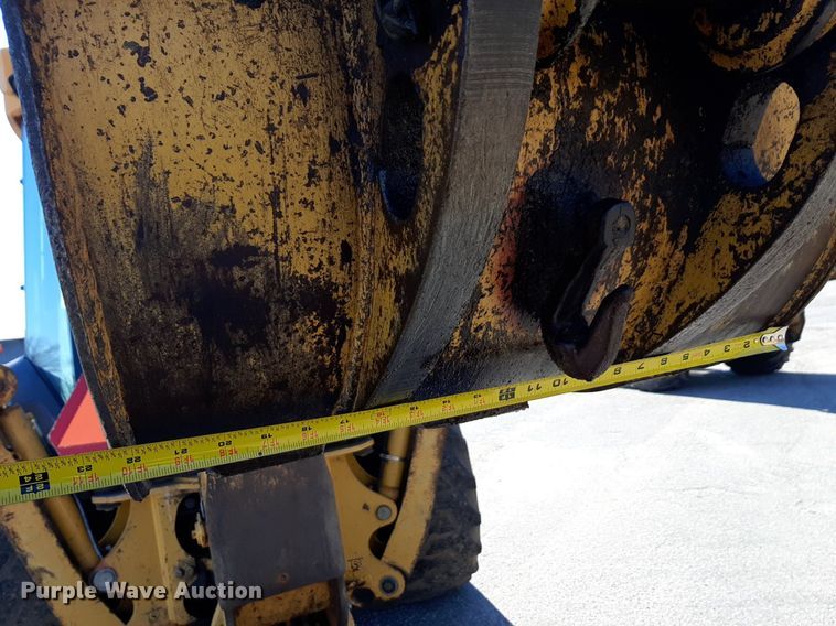 image for item NU9377 2005 John Deere 310G backhoe