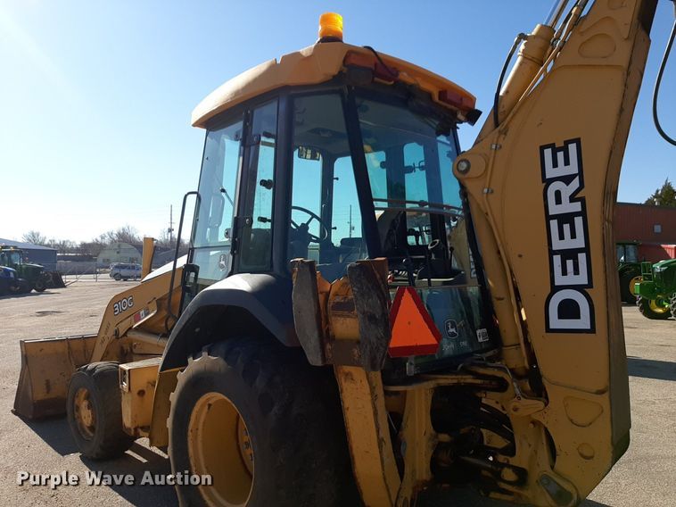 image for item NU9377 2005 John Deere 310G backhoe