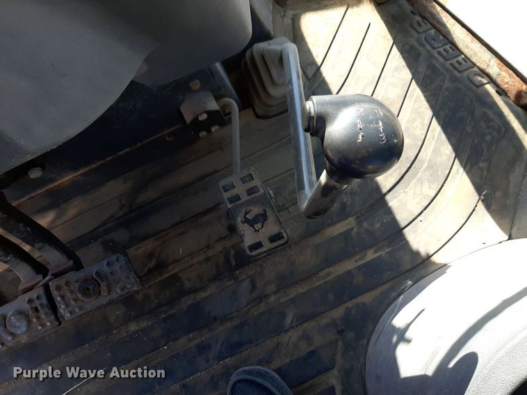 image for item NU9377 2005 John Deere 310G backhoe