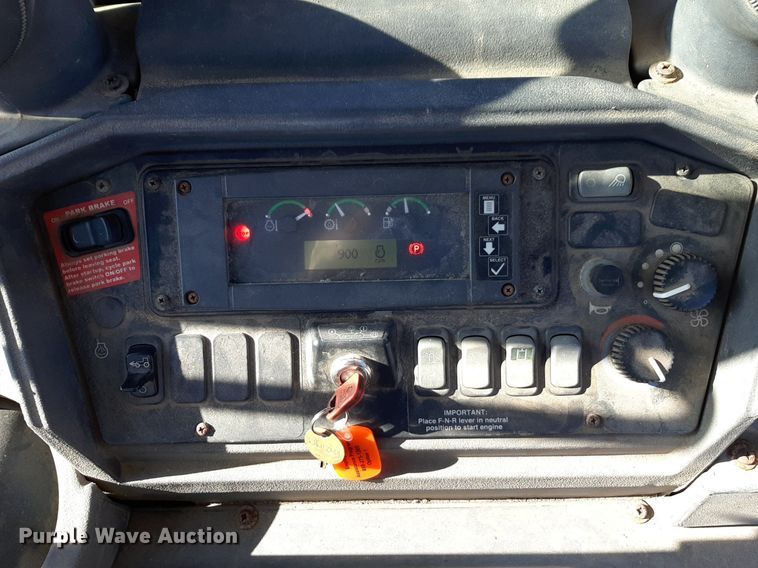 image for item NU9377 2005 John Deere 310G backhoe