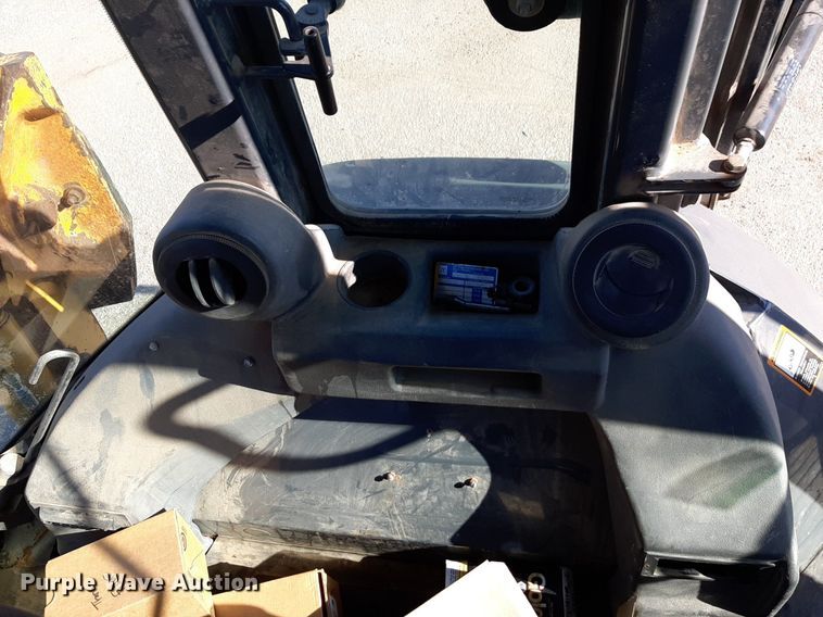 image for item NU9377 2005 John Deere 310G backhoe