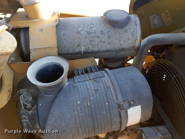 image for item NU9377 2005 John Deere 310G backhoe