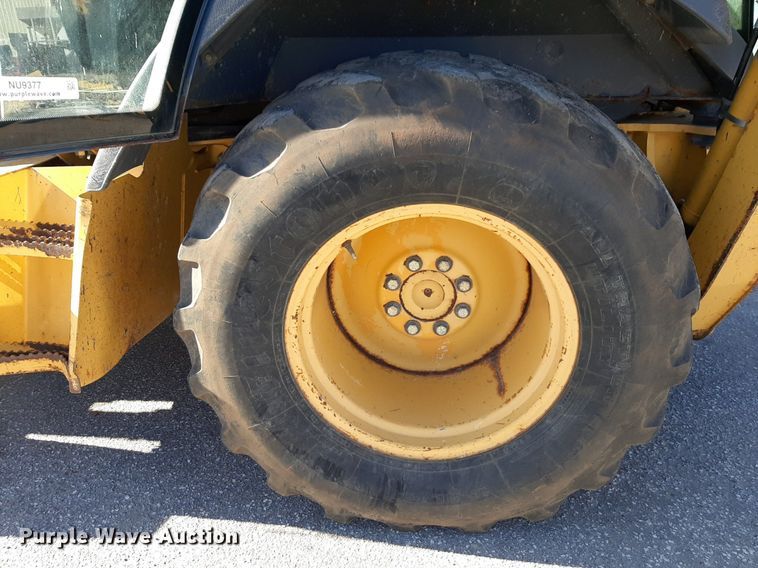 image for item NU9377 2005 John Deere 310G backhoe