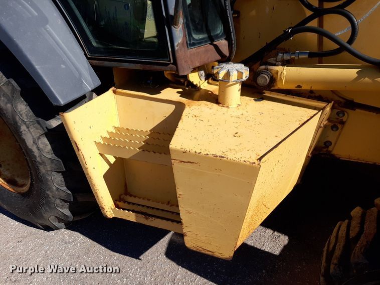 image for item NU9378 1998 John Deere 310G backhoe