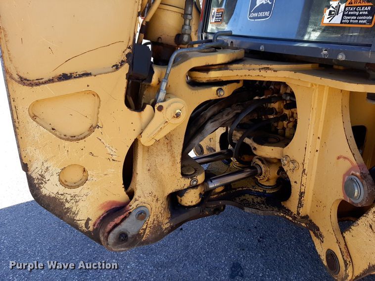 image for item NU9378 1998 John Deere 310G backhoe