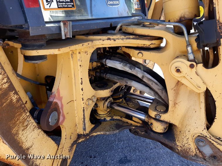 image for item NU9378 1998 John Deere 310G backhoe