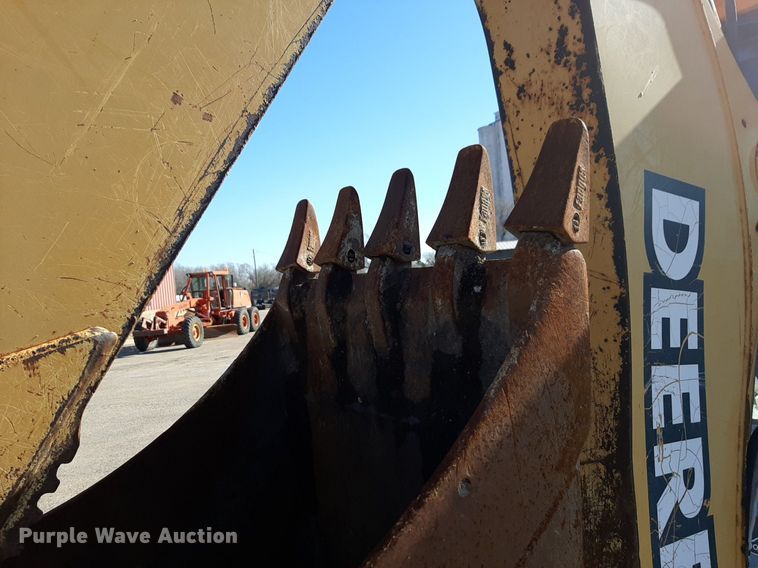 image for item NU9378 1998 John Deere 310G backhoe