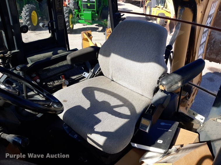 image for item NU9378 1998 John Deere 310G backhoe