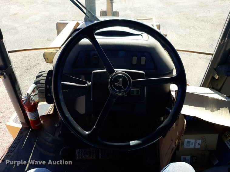 image for item NU9378 1998 John Deere 310G backhoe