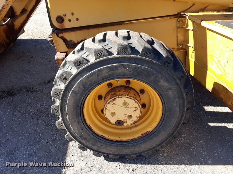 image for item NU9378 1998 John Deere 310G backhoe