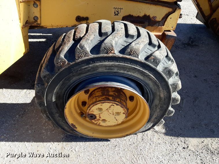 image for item NU9378 1998 John Deere 310G backhoe