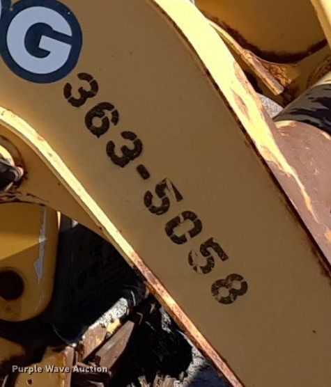 image for item NU9378 1998 John Deere 310G backhoe