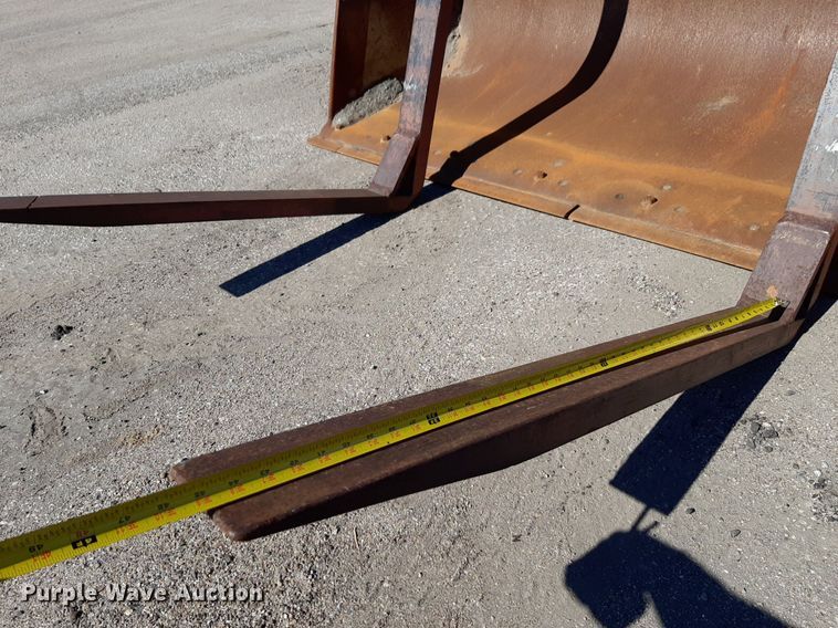 image for item NU9379 2005 John Deere 444J wheel loader