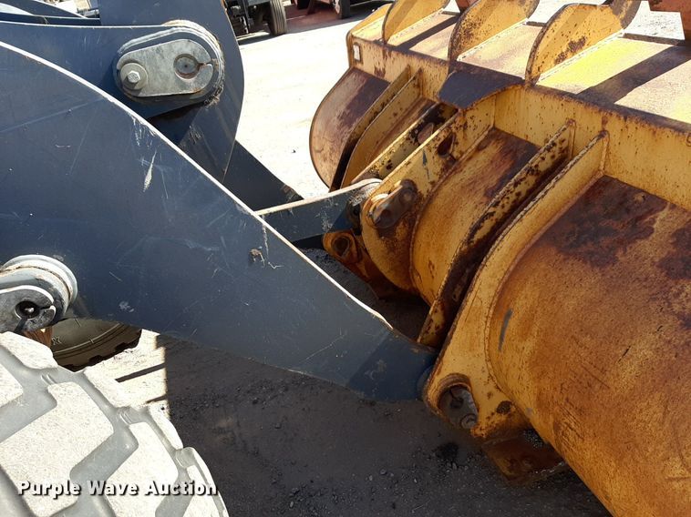 image for item NU9379 2005 John Deere 444J wheel loader