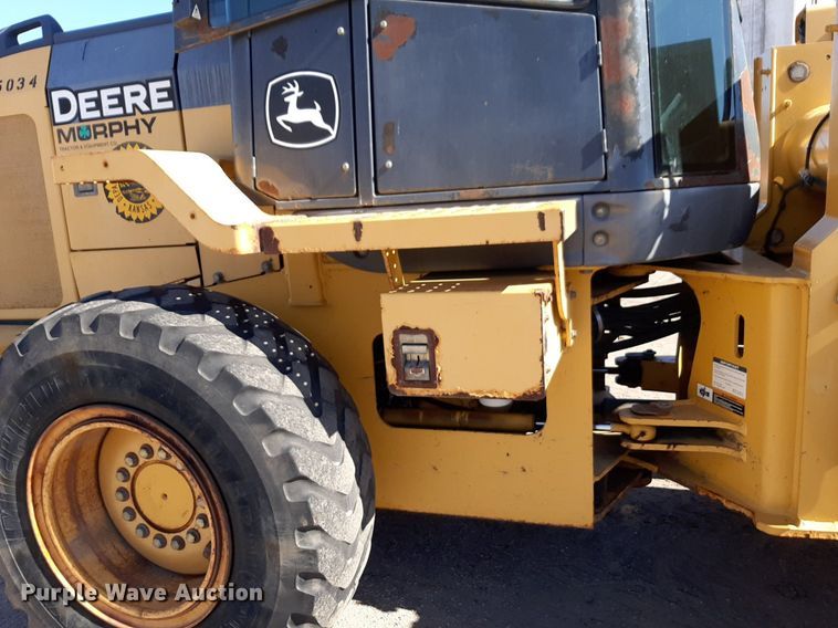 image for item NU9379 2005 John Deere 444J wheel loader