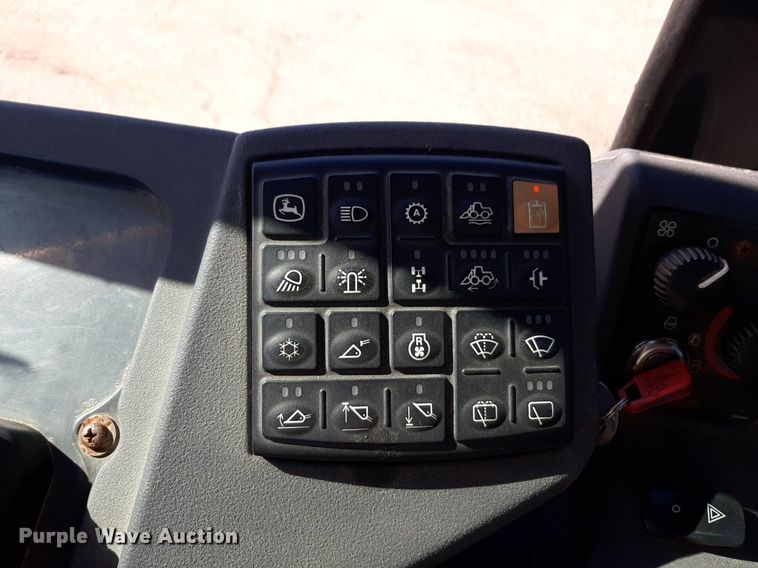 image for item NU9379 2005 John Deere 444J wheel loader