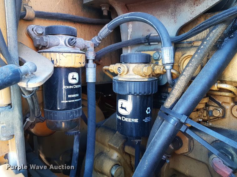 image for item NU9379 2005 John Deere 444J wheel loader