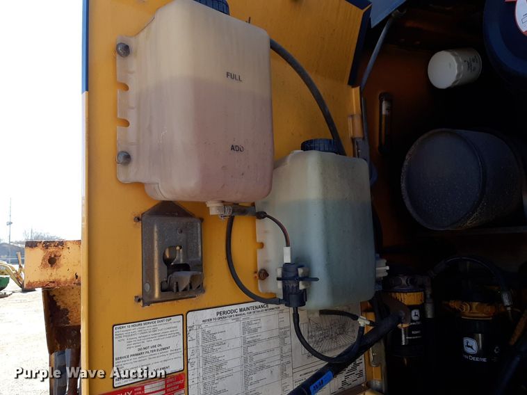 image for item NU9379 2005 John Deere 444J wheel loader