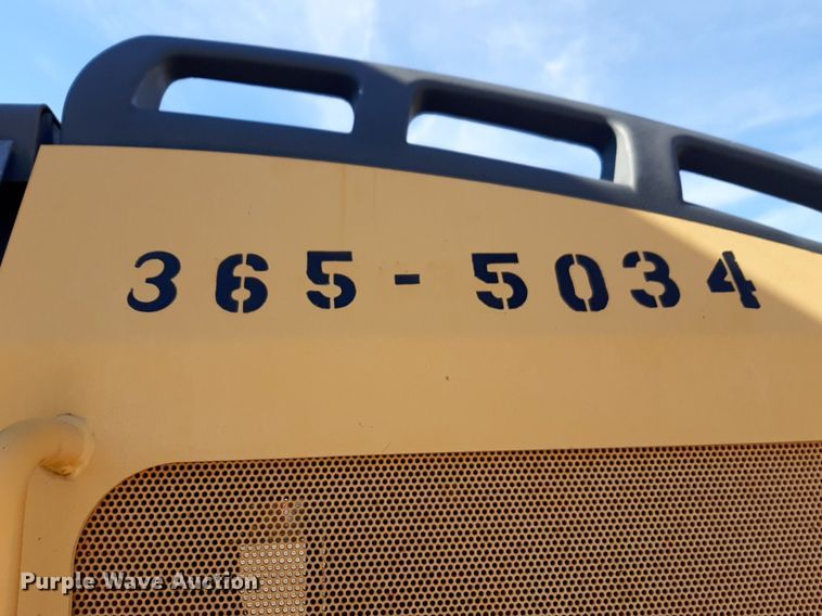 image for item NU9379 2005 John Deere 444J wheel loader