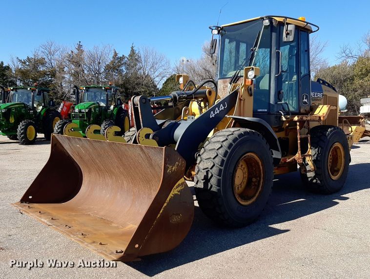 image for item NU9380 2005 John Deere 444J wheel loader