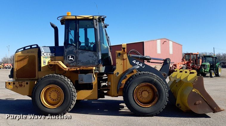 image for item NU9380 2005 John Deere 444J wheel loader