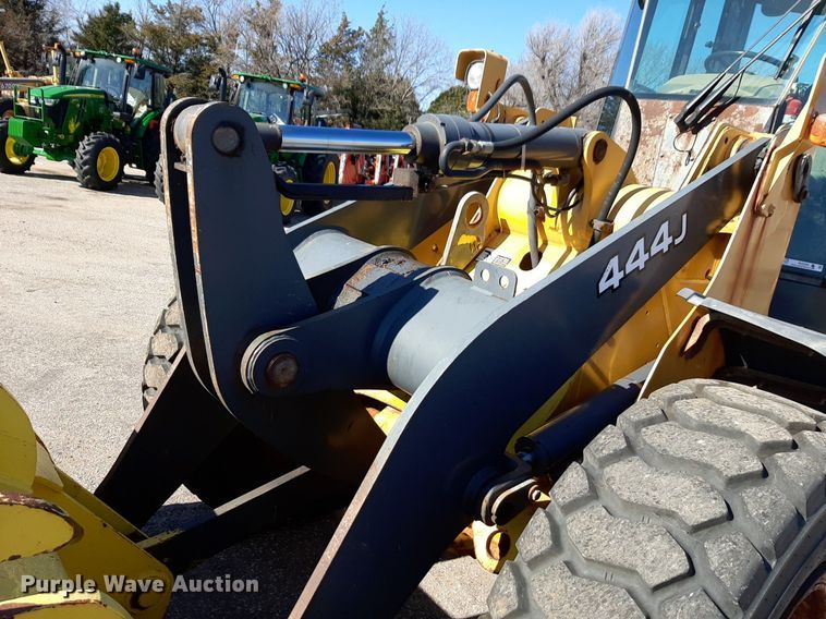 image for item NU9380 2005 John Deere 444J wheel loader