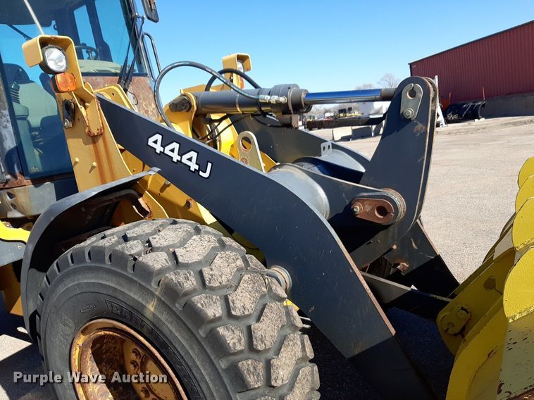 image for item NU9380 2005 John Deere 444J wheel loader