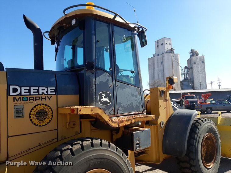 image for item NU9380 2005 John Deere 444J wheel loader