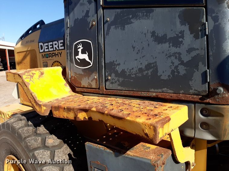 image for item NU9380 2005 John Deere 444J wheel loader